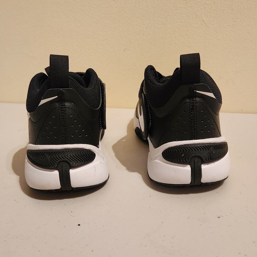 Nike Hustle D 11 Junior Boys Sz 5 Basketball Sneakers DV8996-002 Black & White - Picture 5 of 9